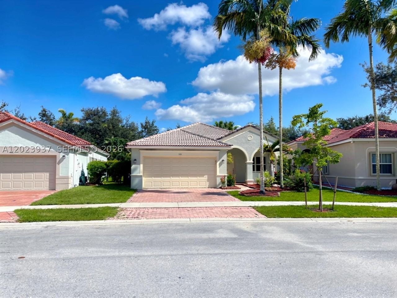 953 Tanglewood Cir #953