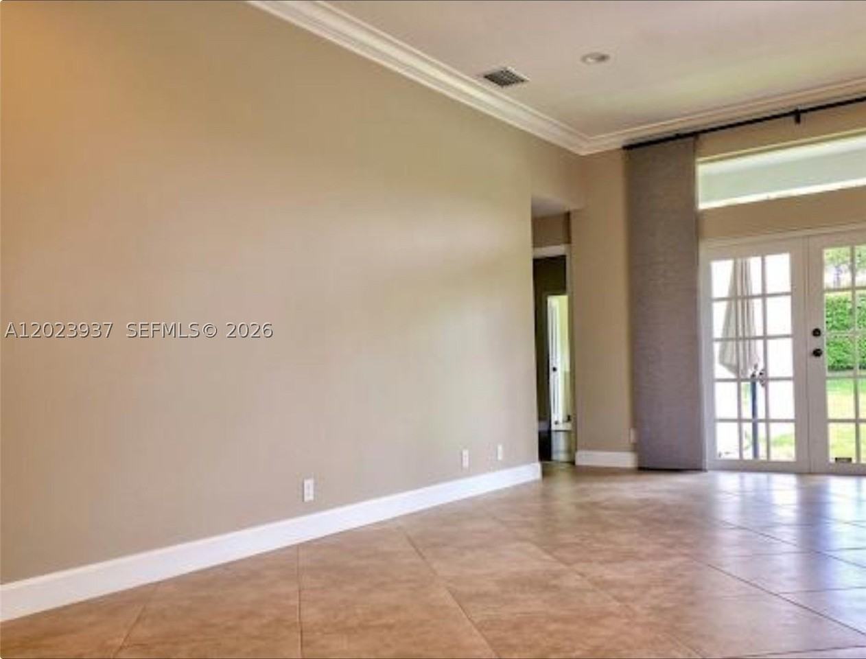 953 Tanglewood Cir #953 - Photo 4 of 13