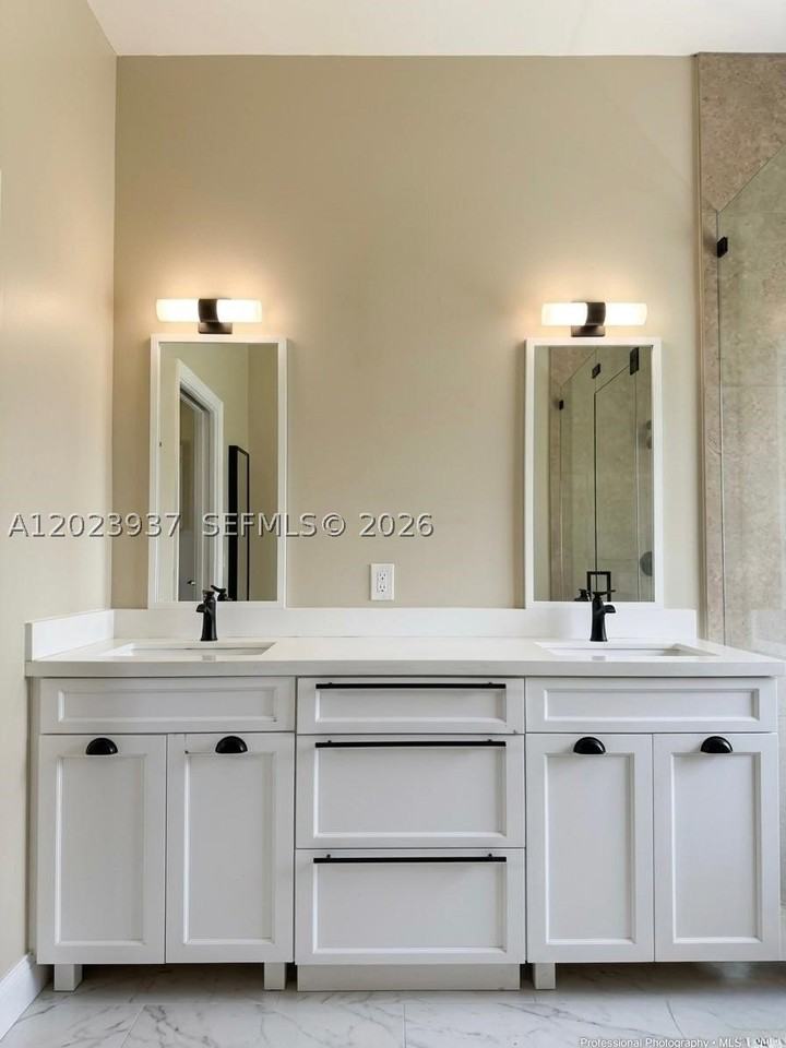 953 Tanglewood Cir #953 - Photo 7 of 13