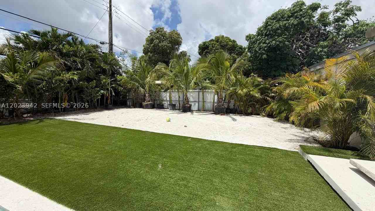 3800 Nw 12th St - Photo 4 of 48