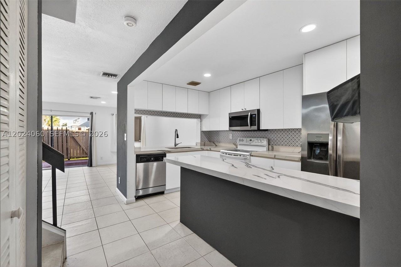5843 Woodlands Blvd #5843 - Photo 5 of 37