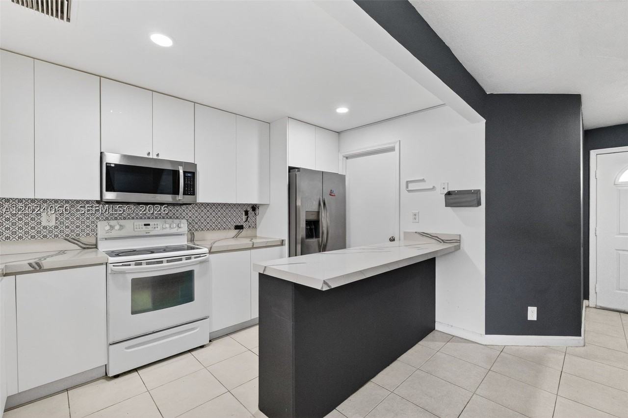 5843 Woodlands Blvd #5843 - Photo 7 of 37