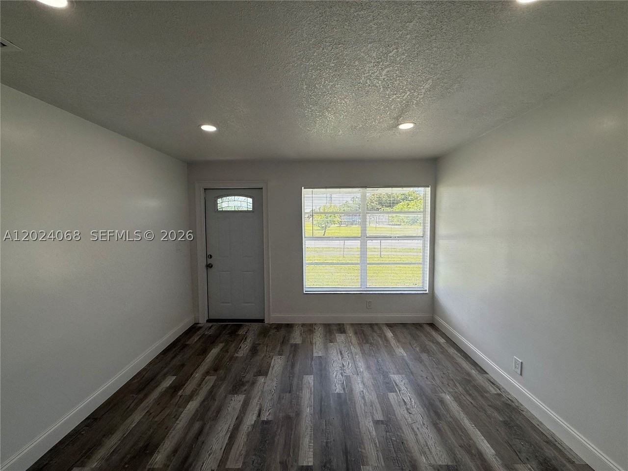 2161 Nw 26th Ave - Photo 6 of 43