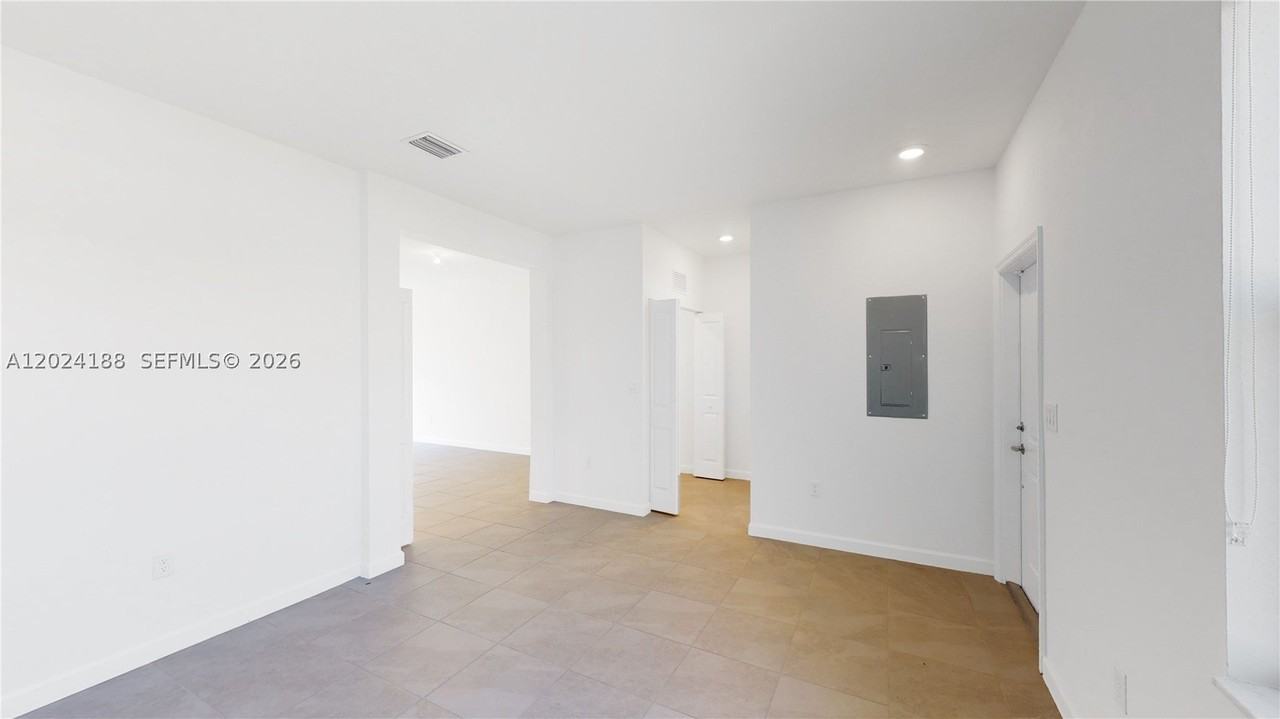 11815 Sw 246th Ter - Photo 6 of 20
