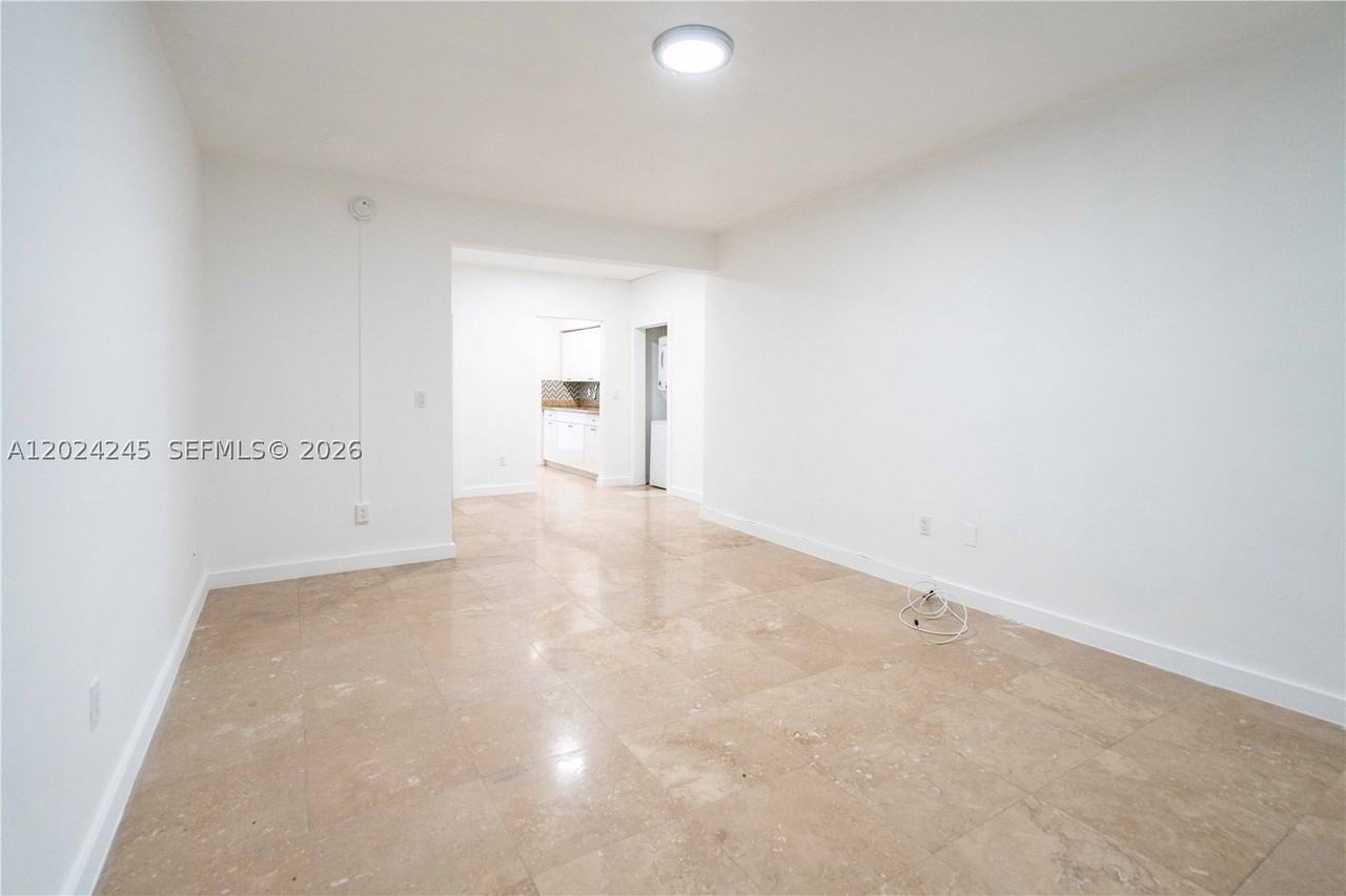 1120 Euclid Ave #6 - Photo 3 of 13