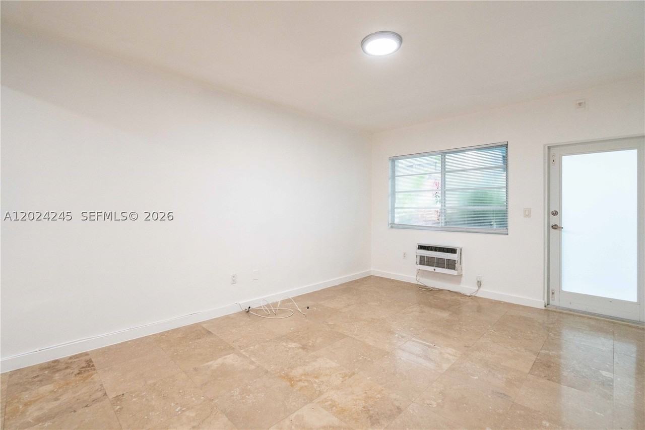 1120 Euclid Ave #6 - Photo 5 of 13
