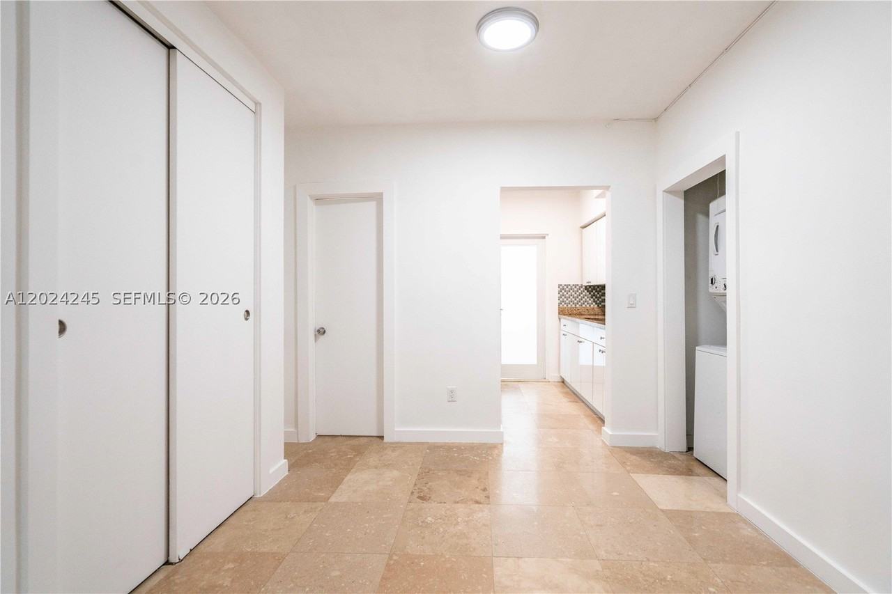 1120 Euclid Ave #6 - Photo 6 of 13