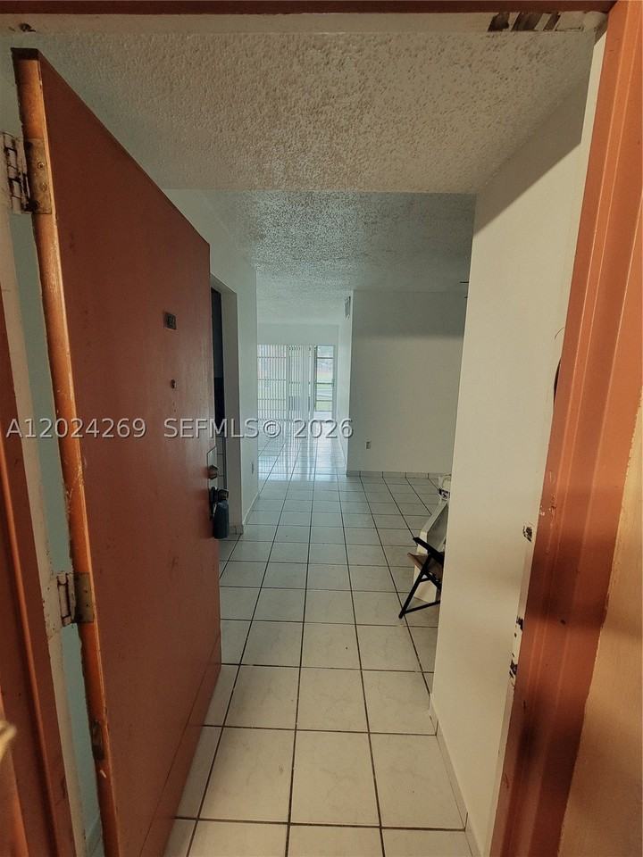 13701 Kendale Lakes Cir #B112 - Photo 2 of 11