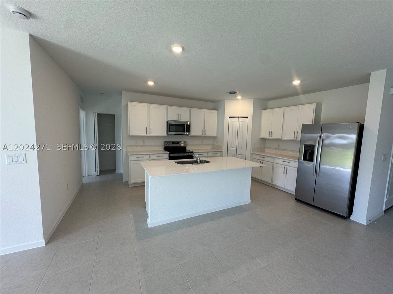 693 Carlyle Way - Photo 2 of 19