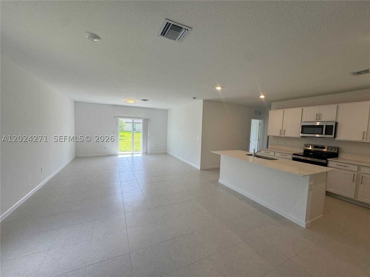 693 Carlyle Way - Photo 3 of 19