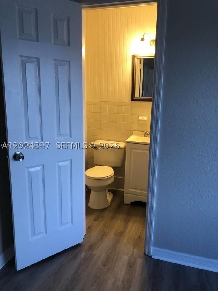 588 Holly Dr #B - Photo 3 of 12
