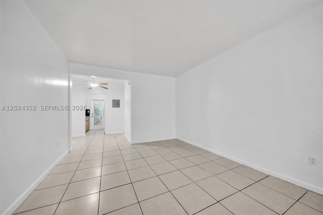 934 Meridian Ave #7 - Photo 3 of 34