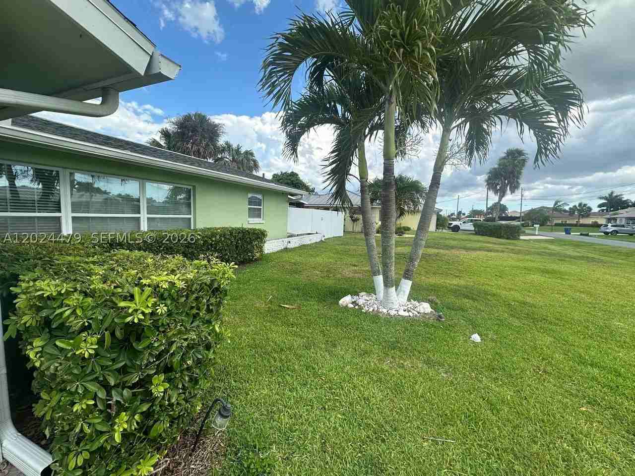 2212 Club House Rd - Photo 2 of 40
