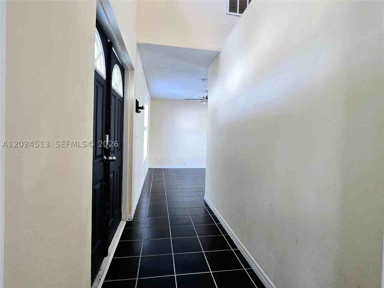 854 Sw 8th Pl - Photo 3 of 28