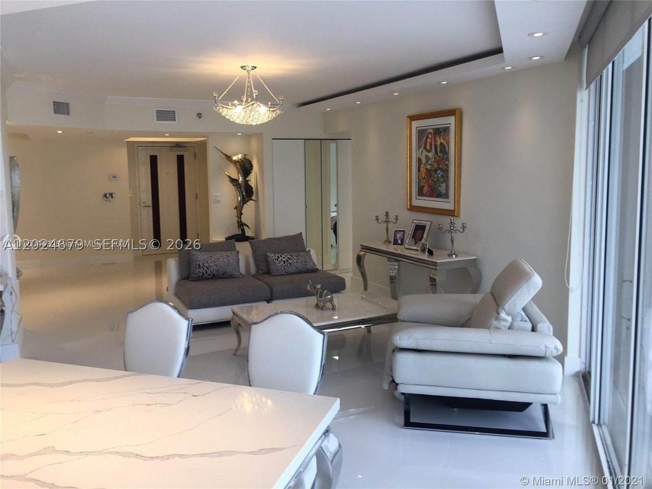 16485 Collins Ave #538 - Photo 7 of 14
