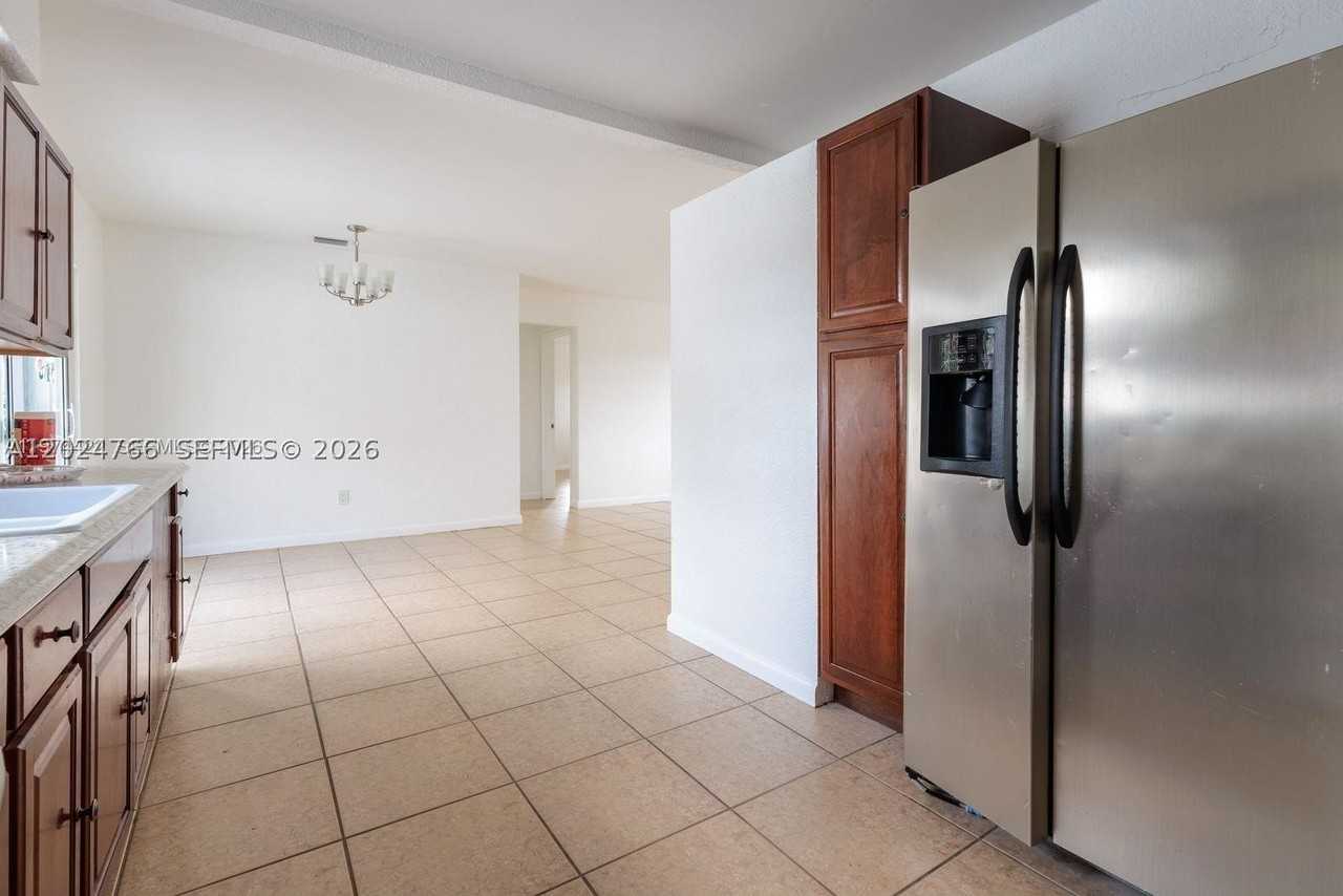 1301 Ne 153rd St #1301 - Photo 6 of 17