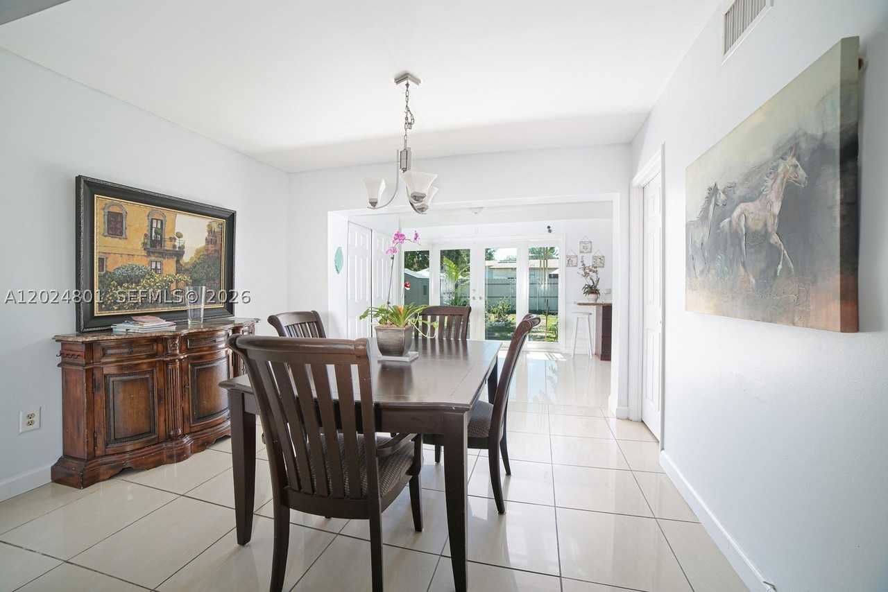 1380 71st St #1380 - Photo 5 of 11