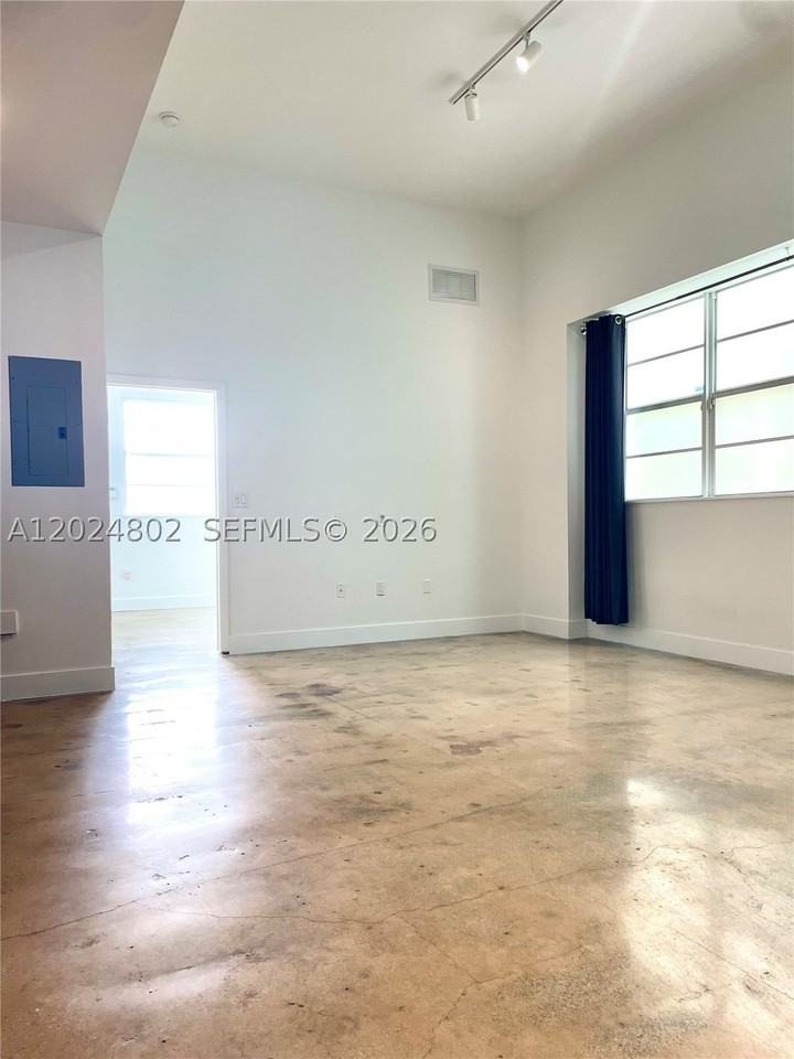 935 Euclid Ave #6 - Photo 7 of 32