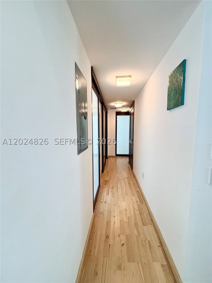 1520 Michigan Ave #1 - Photo 7 of 20
