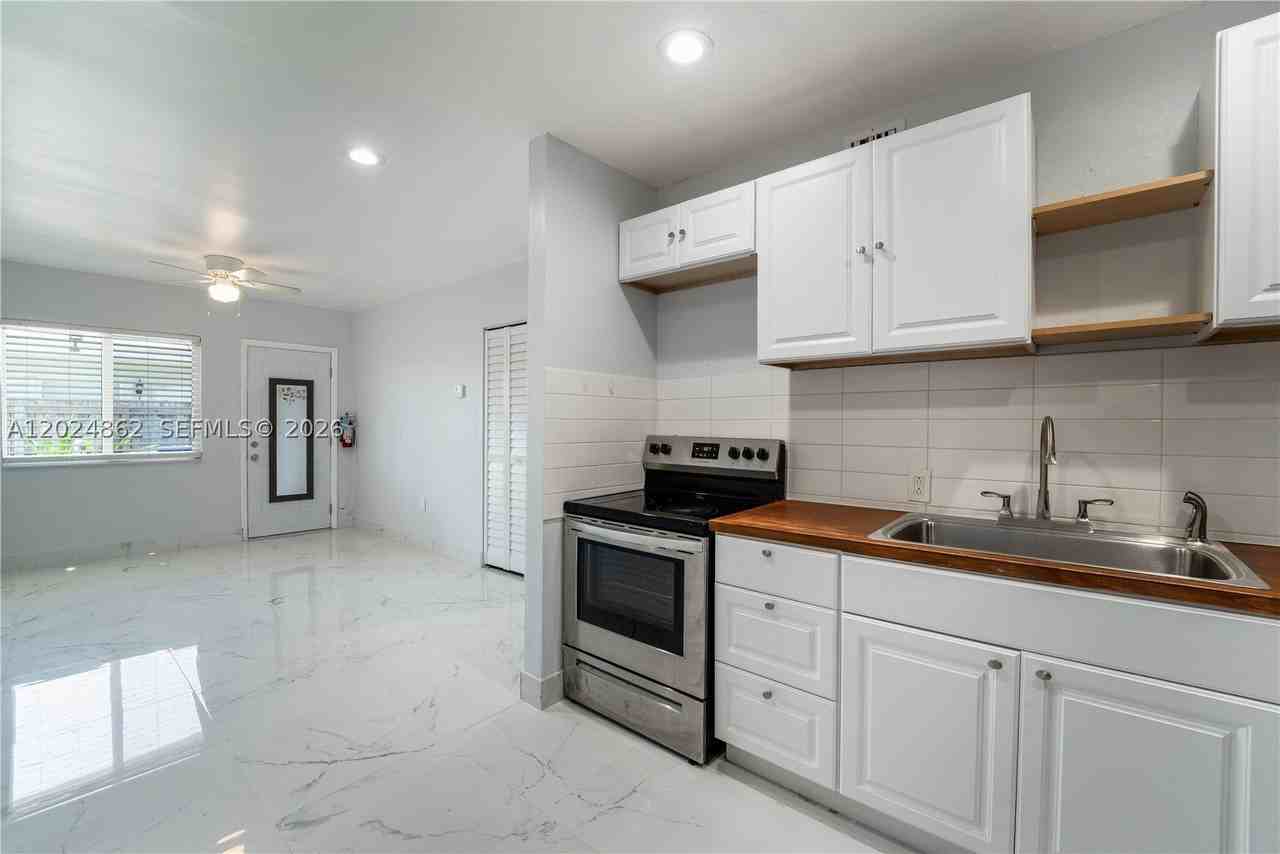 22300 Sw 117th Ave #4 - Photo 3 of 27