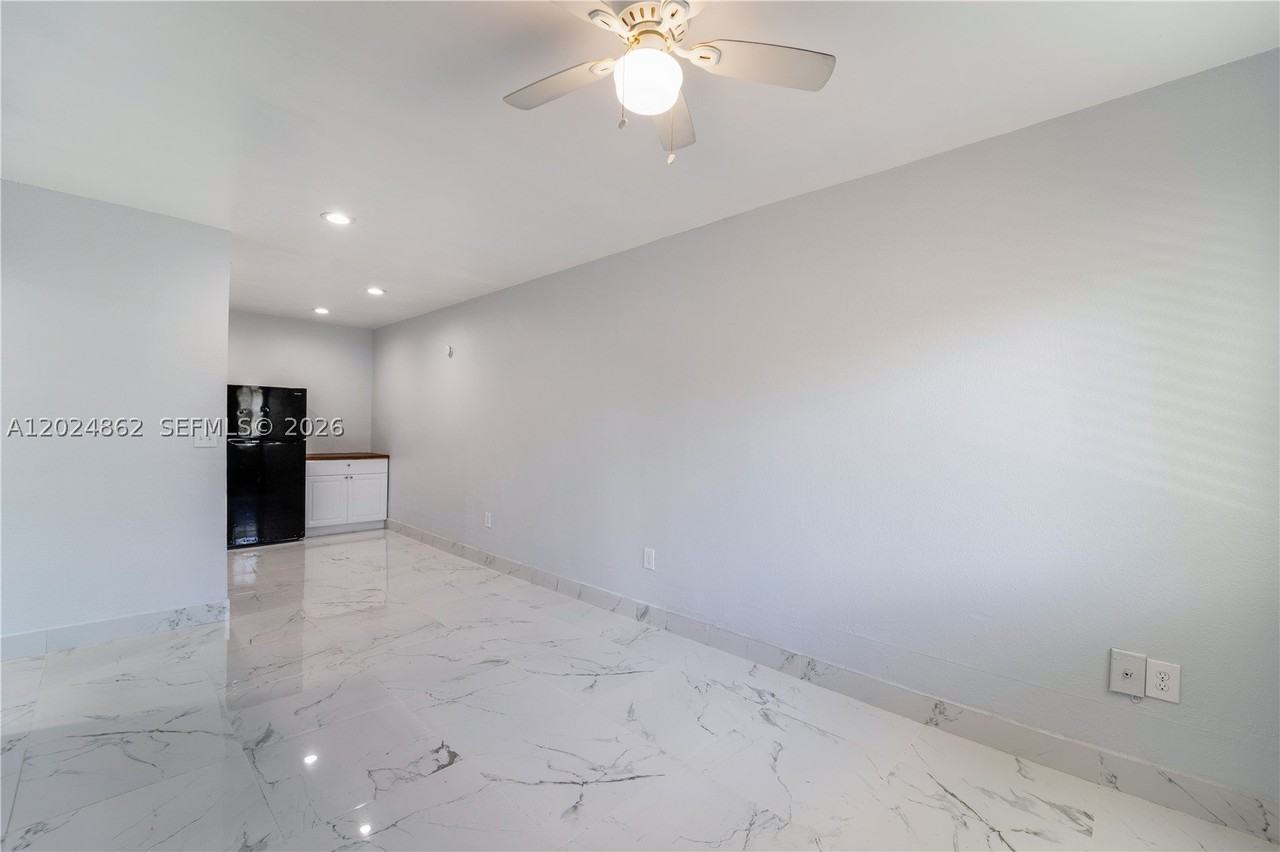 22300 Sw 117th Ave #4 - Photo 6 of 27