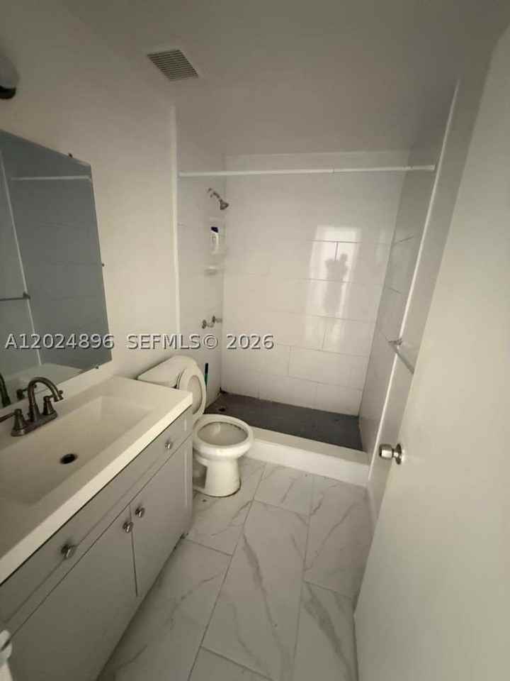 6921 Pembroke Rd #6927 - Photo 3 of 10