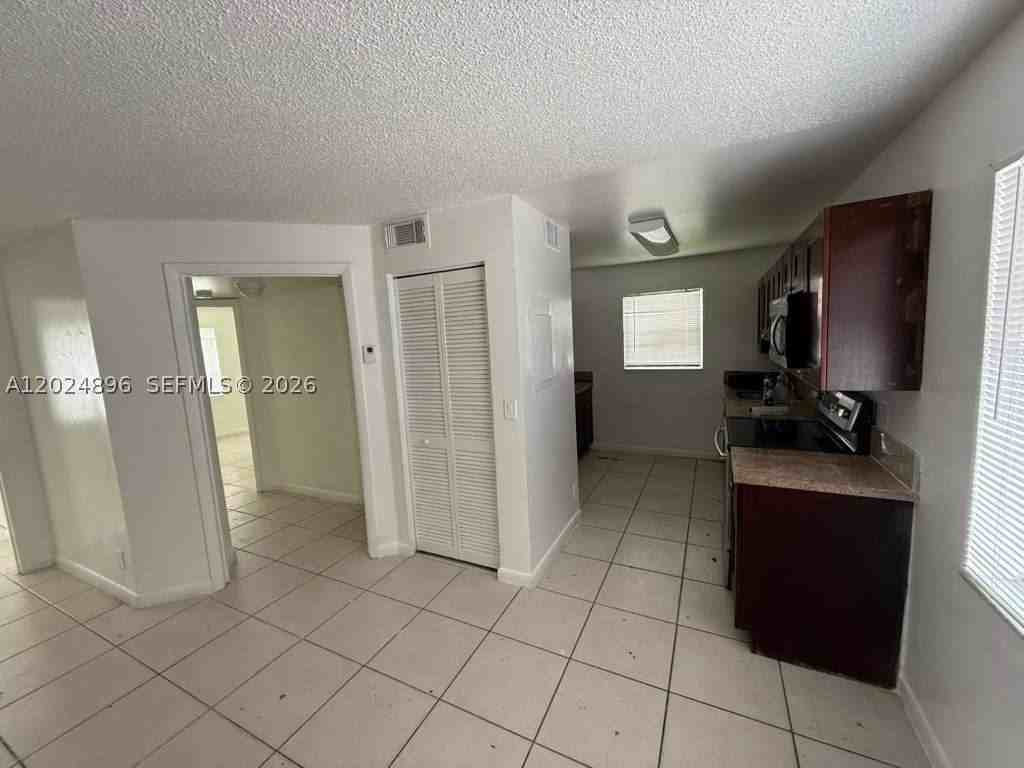 6921 Pembroke Rd #6927 - Photo 7 of 10