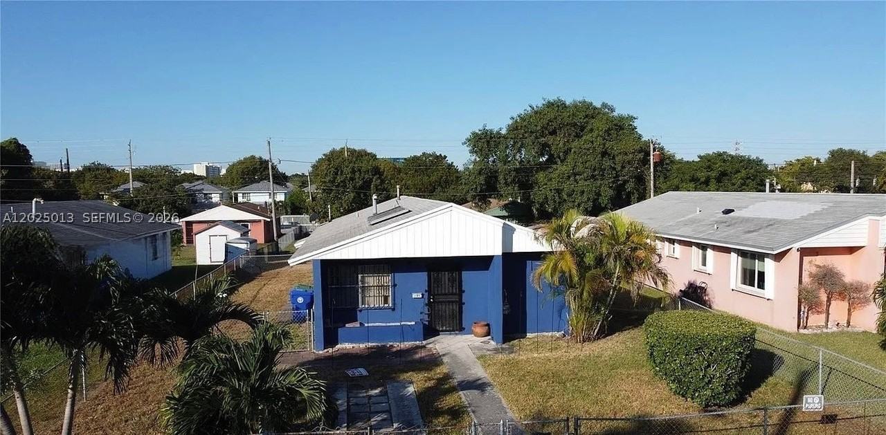 1938 Nw 2nd Ct