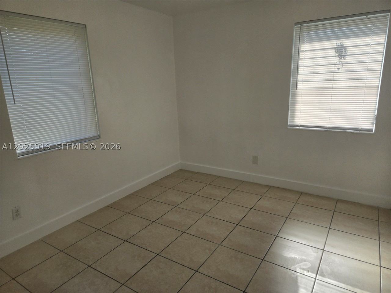 408 Nw 8th St #408 - Photo 4 of 8