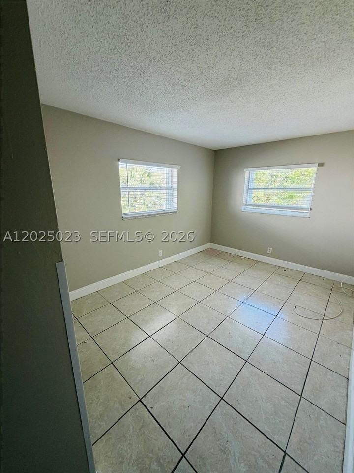 331 Nw 42nd Ct #101 - Photo 4 of 7