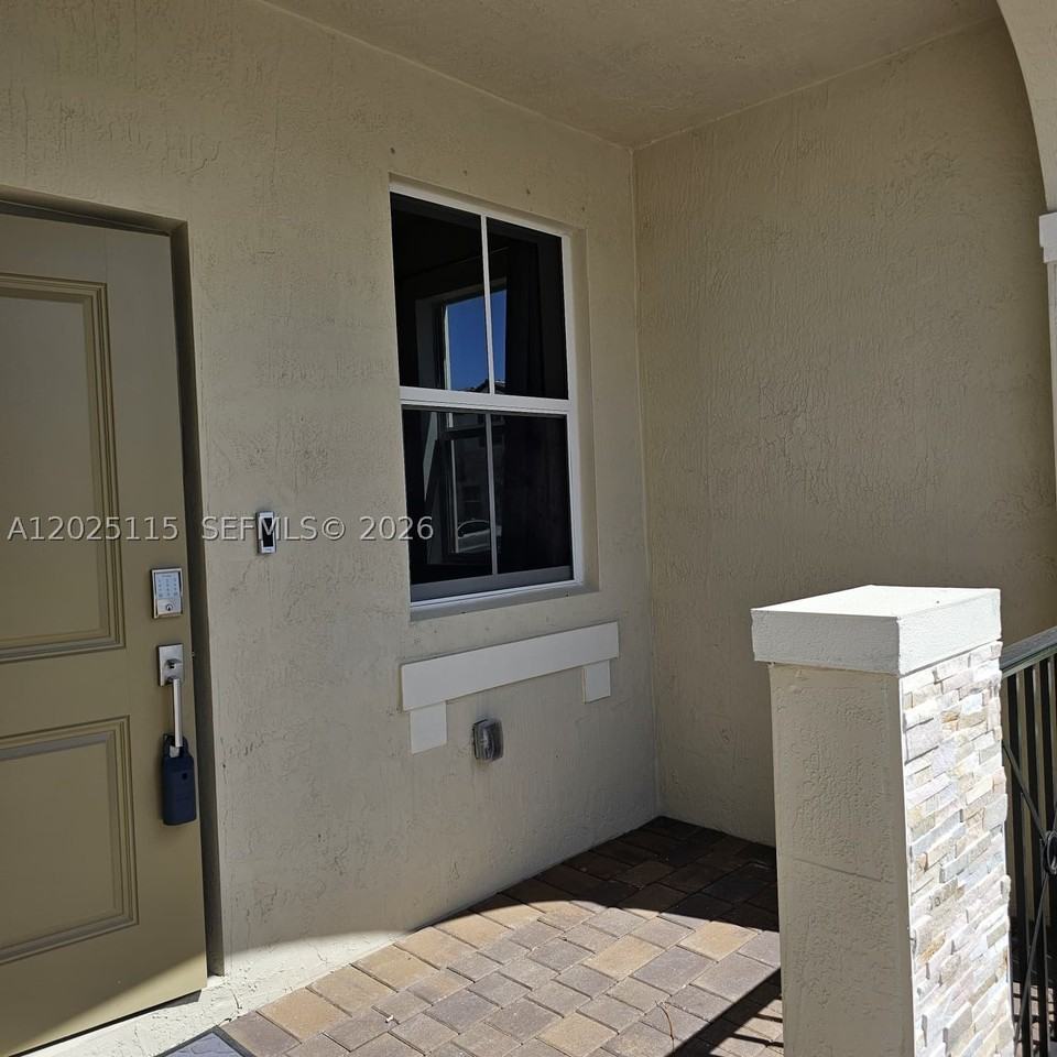 2899 Se 25th Ter - Photo 4 of 32