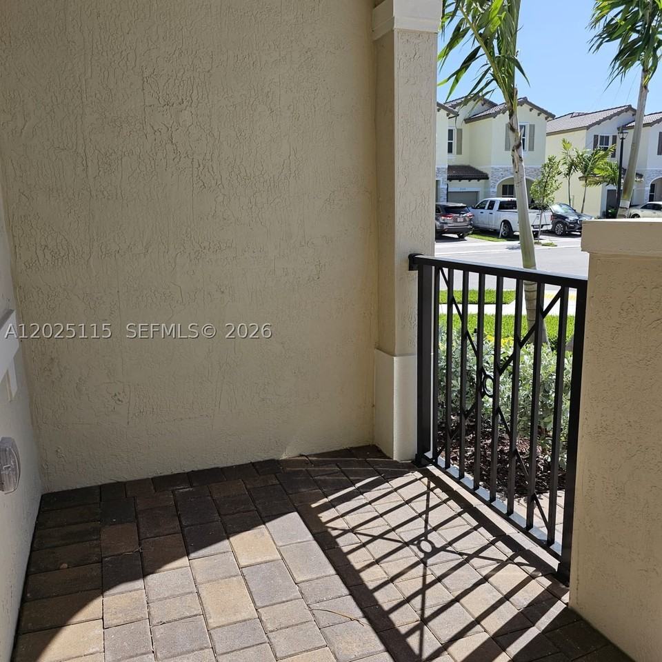 2899 Se 25th Ter - Photo 5 of 32