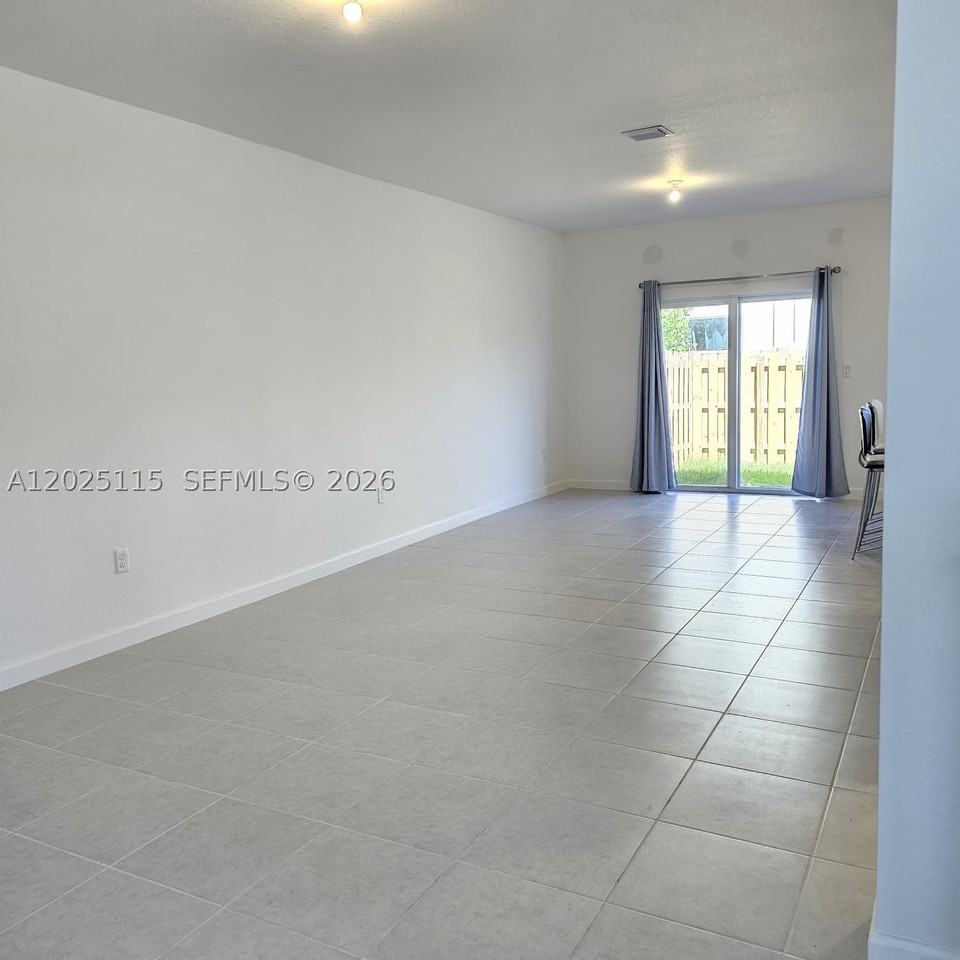 2899 Se 25th Ter - Photo 7 of 32