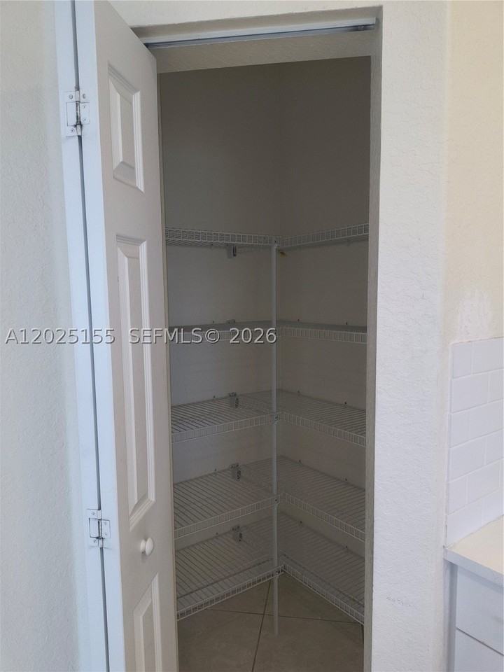 1645 Se 20th Rd #1645 - Photo 5 of 20