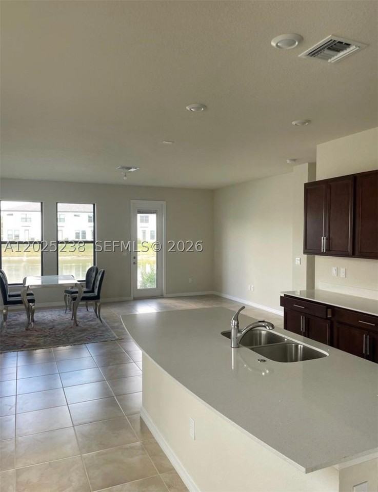 2163 Appleton Cir S #ALL - Photo 4 of 24