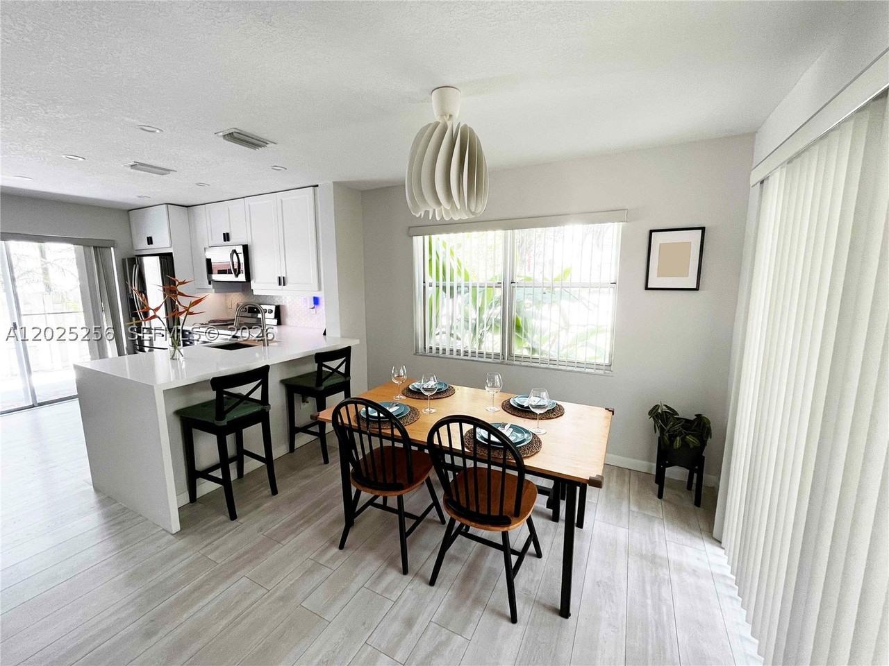 9832 Nw 9th Ct - Photo 6 of 32