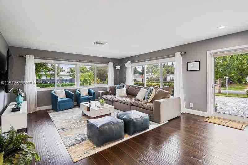 2200 Manatee Dr #2200 - Photo 2 of 16