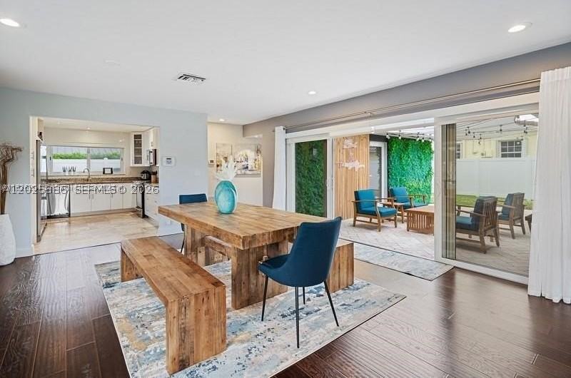 2200 Manatee Dr #2200 - Photo 4 of 16