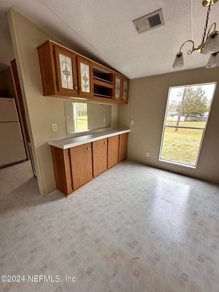 1757 Freedom Dr - Photo 3 of 14