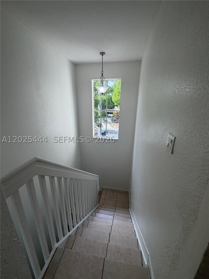 681 Sw 7th St #681 - Photo 5 of 16
