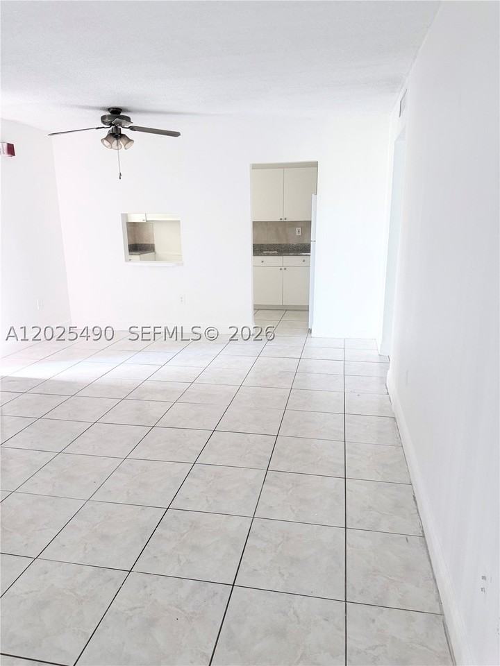 615 Nw 177th St #207 - Photo 3 of 7