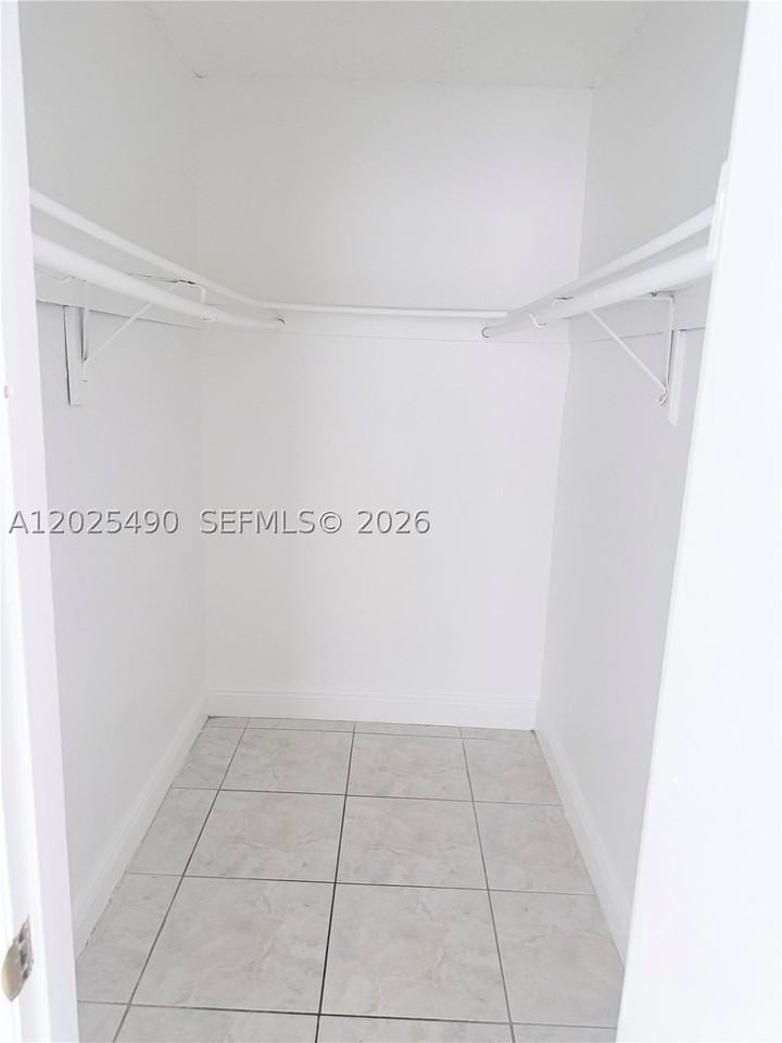 615 Nw 177th St #207 - Photo 5 of 7