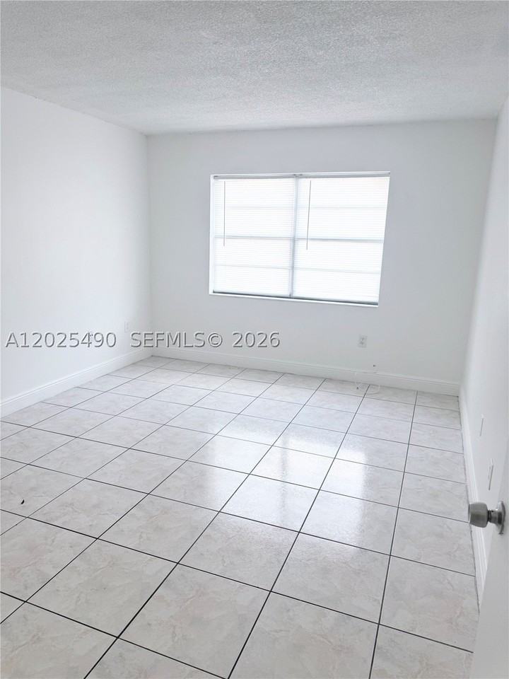 615 Nw 177th St #207 - Photo 7 of 7