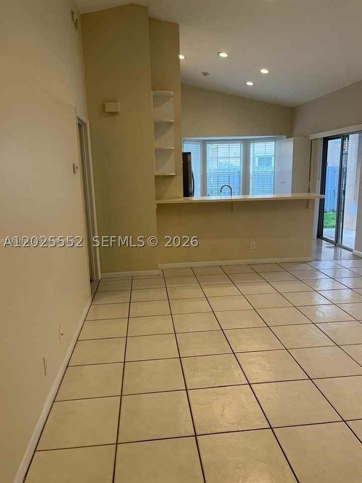 1294 Seagrape Cir - Photo 6 of 16