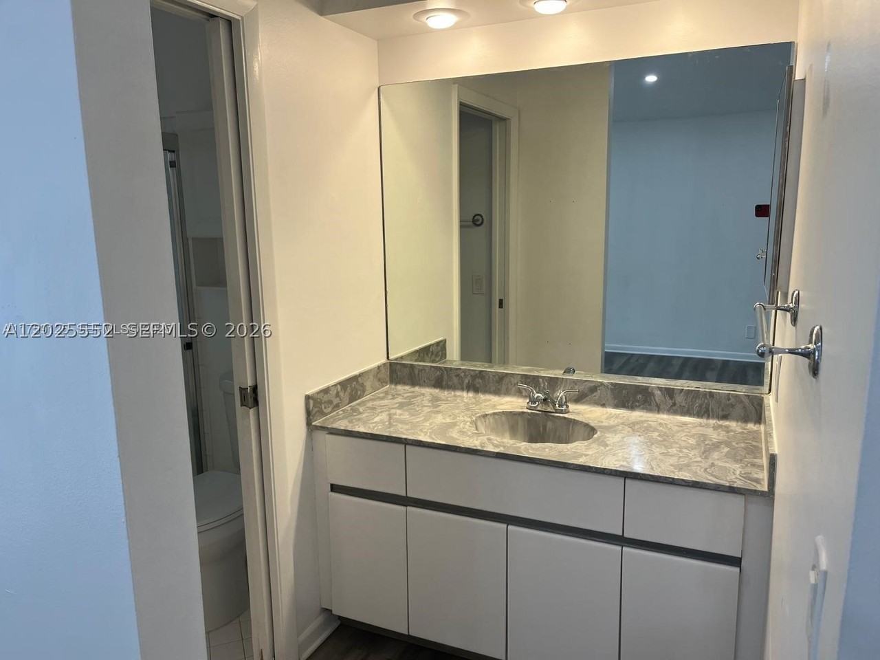 1294 Seagrape Cir - Photo 7 of 16