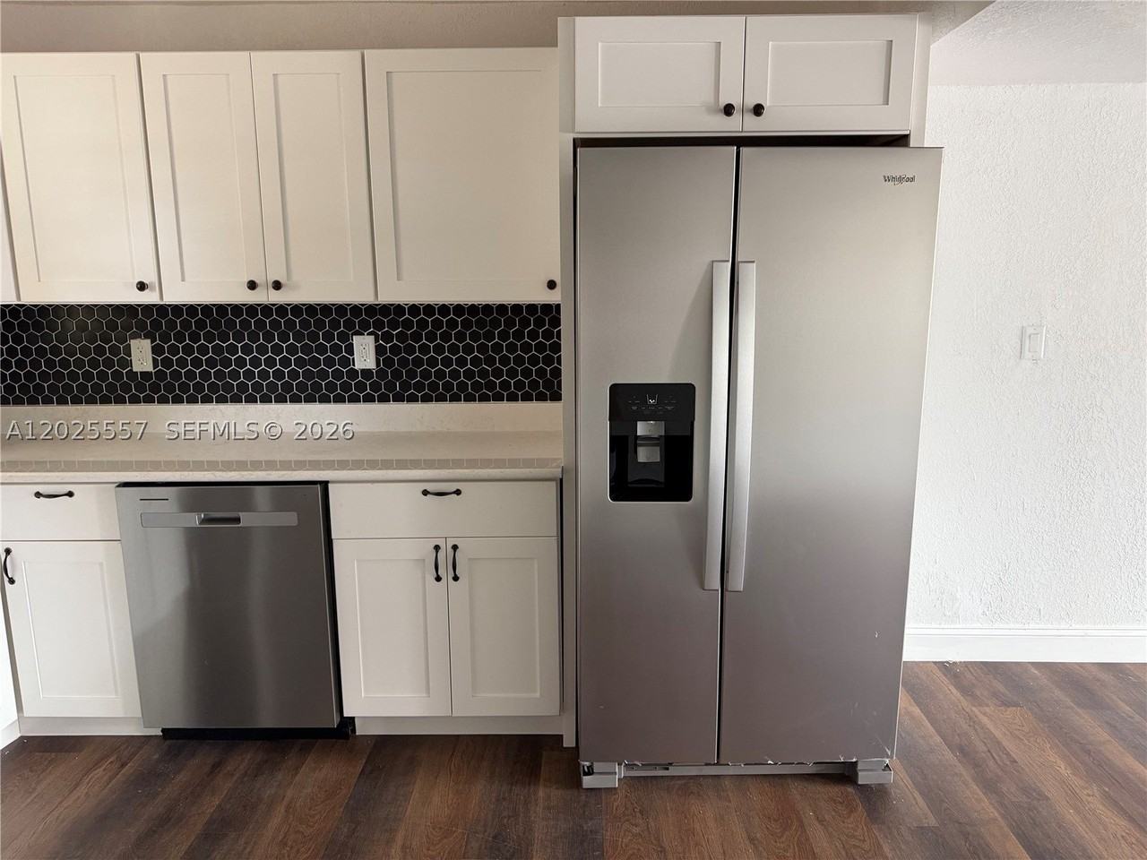 1450 Ne 151st St #101 - Photo 5 of 25