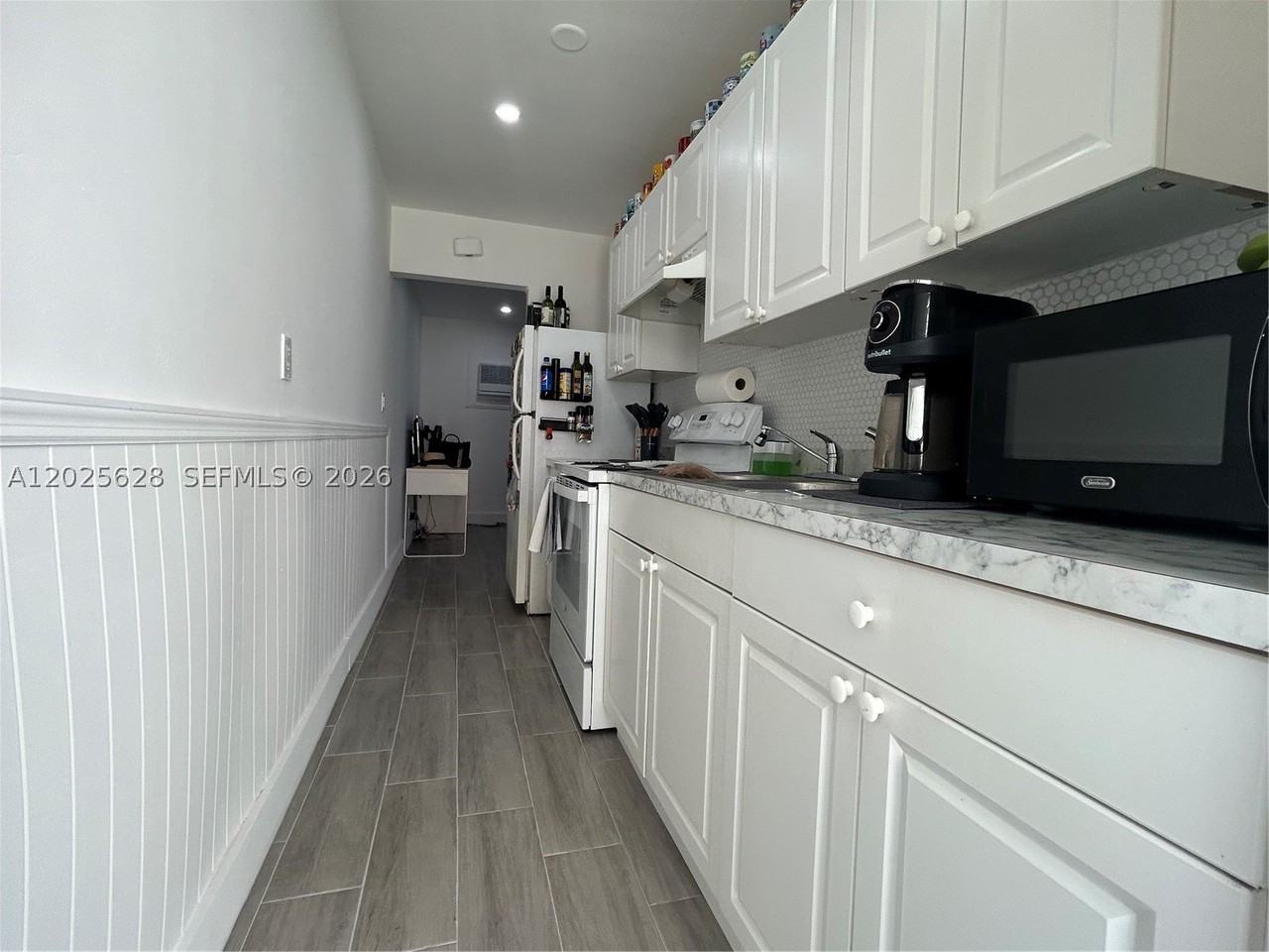 1019 Ne 17th Ter #4 - Photo 5 of 17