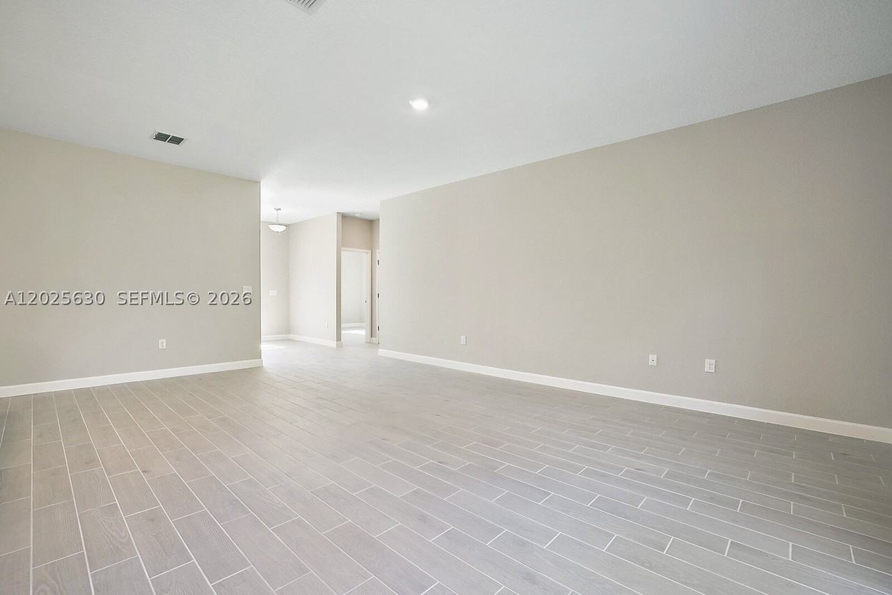 771 Campina Ave Se - Photo 6 of 24