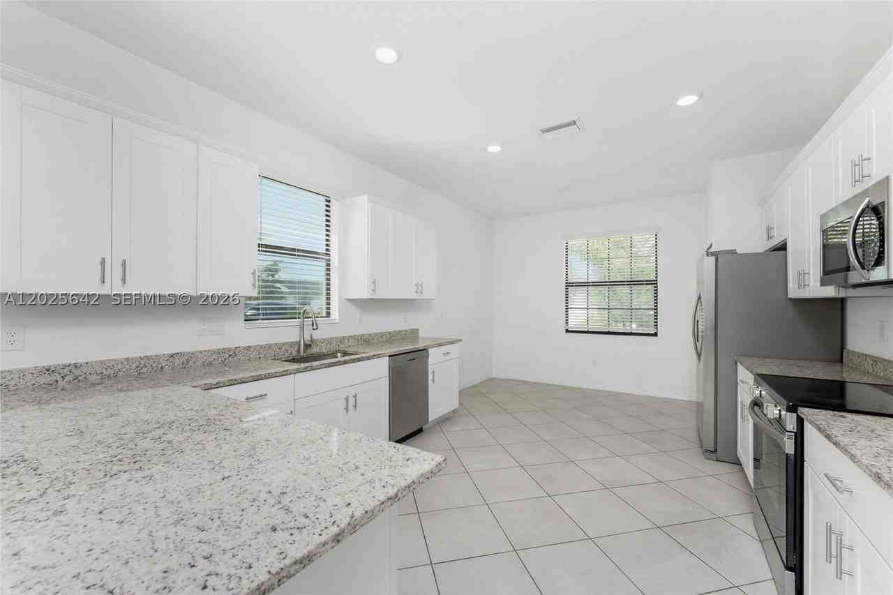 16851 Cayo Key Dr - Photo 6 of 23