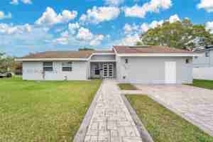 featured image of 9501 Palmetto Club Ln E #9501